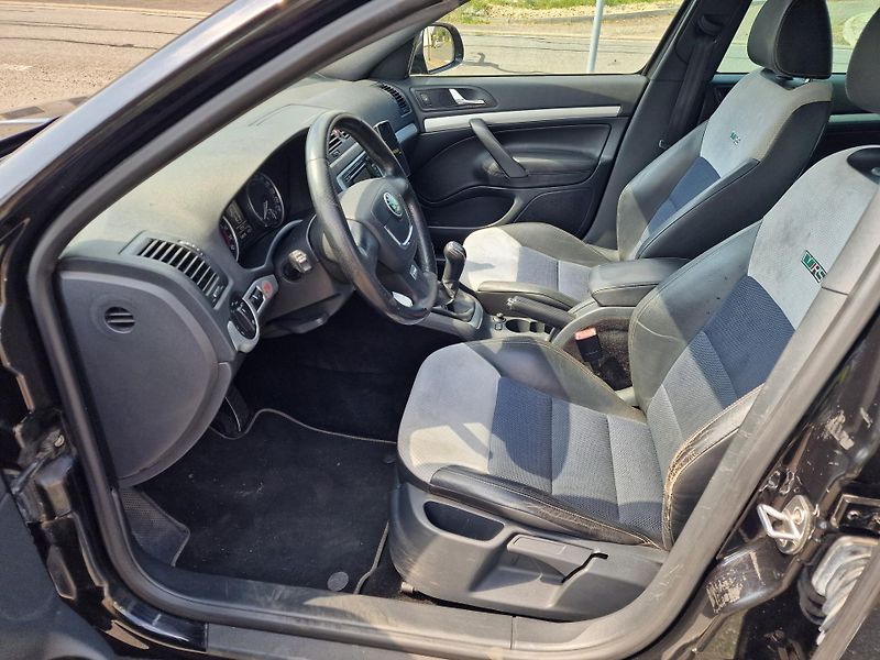 Škoda Octavia RS 2,0TDI 125KW VÝHŘEV TAŽNÉ  - fotka 7 z 19
