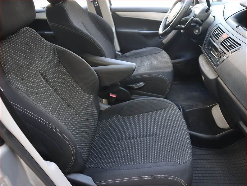 Citroën C4 Picasso (2012) 1.6 HDi, Automat, 7 míst - fotka 9 z 19