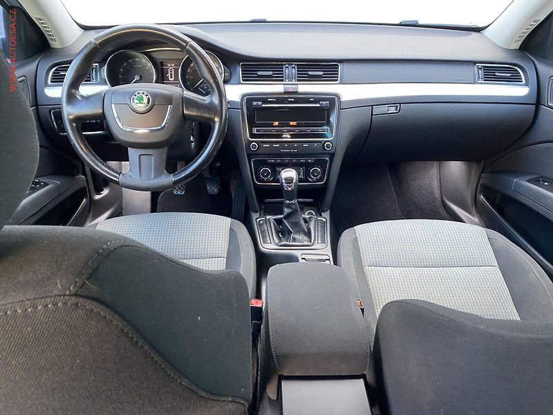Škoda Superb (2011) 2.0TDi 4x4, Ambition, xenon - fotka 8 z 17