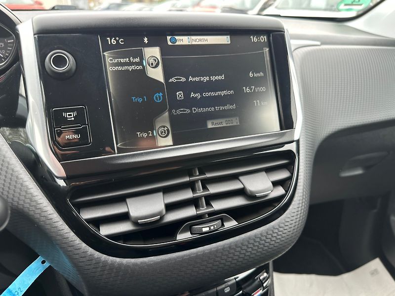 Peugeot 2008 (2014) 1.6Hdi 68Kw Allure - fotka 19 z 25
