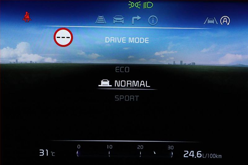 Kia Sportage (2022) 1.6 T-GDI - fotka 17 z 20