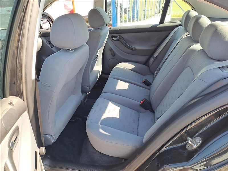 Seat Leon 1,4 i - fotka 6 z 13