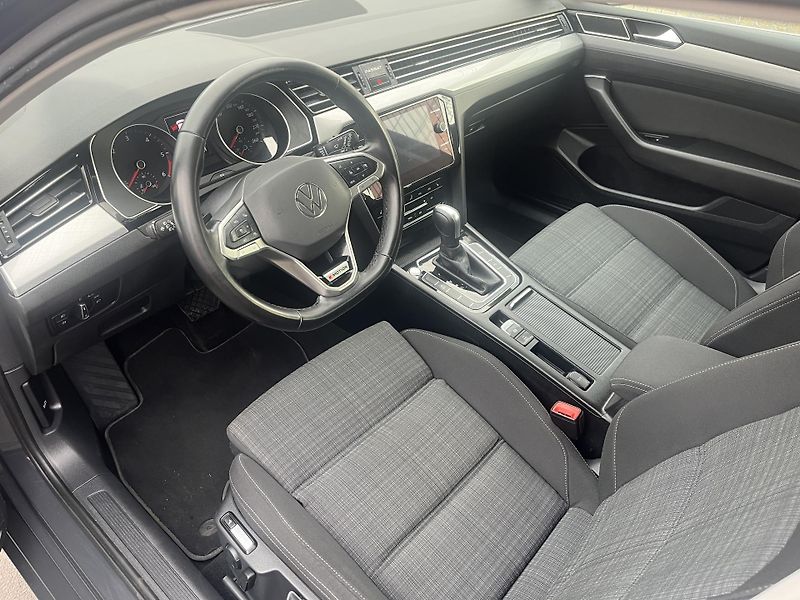 Volkswagen Passat (2021) VARIANT 4MOTION 2,0TDi 140kW - fotka 17 z 25
