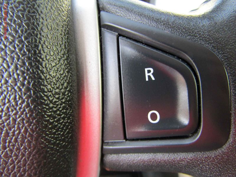 Renault Laguna (2008) 2.0 dCi, BIxen, AC, park - fotka 15 z 18