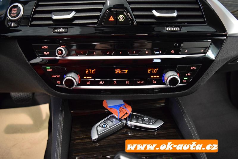 BMW Řada 5 2.0d LUXURY-LINE 98 000 KM TZ - fotka 48 z 74