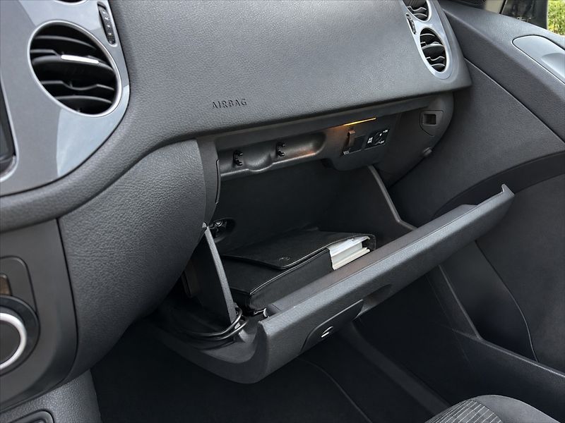 Volkswagen Tiguan 1,4 Tsi trend&Fun aut.klima - fotka 27 z 28