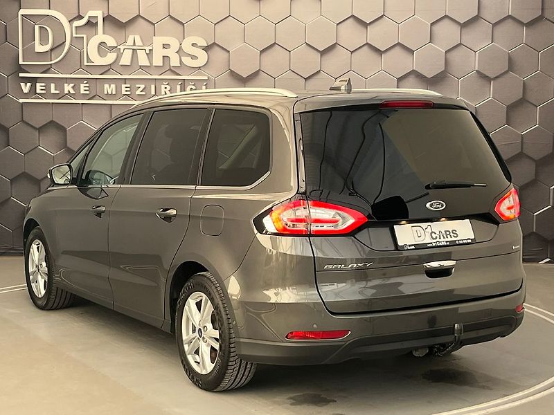 Ford Galaxy (2023) 2.5 HEV Titanium 7míst - fotka 2 z 69