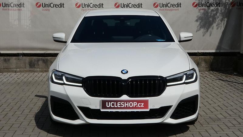 BMW Řada 5 550i xDrive M Sport - fotka 2 z 26