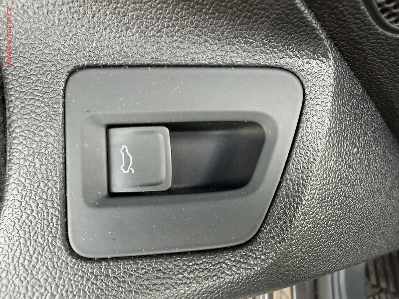 Volkswagen Passat (2018) 2.0TDi, DSG, navi, TZ - fotka 21 z 22