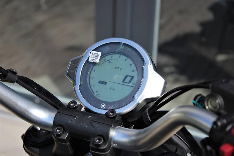CFMOTO 300 CL-X (2026) 300CL-X BLACK - fotka 17 z 25