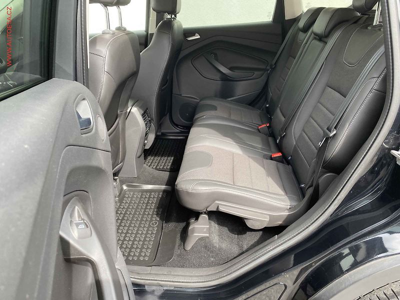 Ford Kuga (2014) 2.0 TDCi 4x4, Titanium - fotka 10 z 18