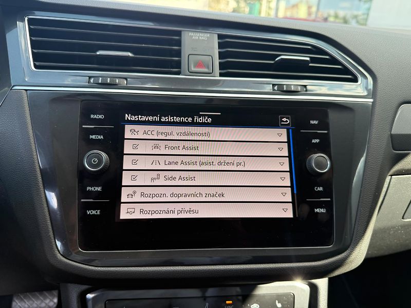 Volkswagen Tiguan 2.0 TDI 147kw DSG 4x4 - fotka 14 z 23