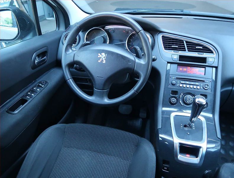 Peugeot 5008 (2014) Active Pack 1.6 HDi, Automat - fotka 7 z 16