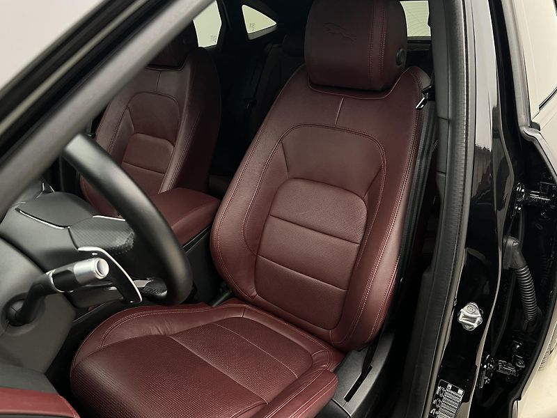 Jaguar E-Pace P200 S AWD AUT CZ - fotka 17 z 46