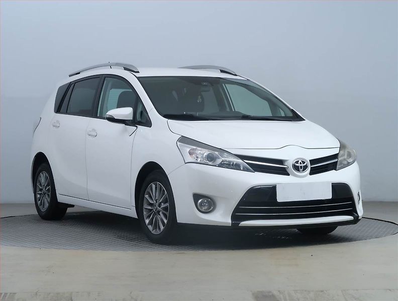 Toyota Verso (2016) 1.6 D-4D, Serv.kniha, Tempomat - fotografie inzerátu