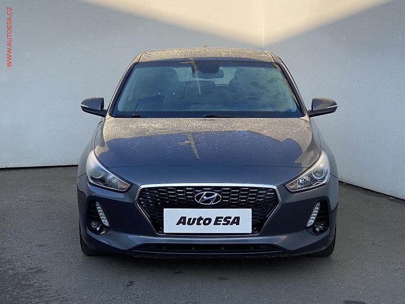 Hyundai i30 (2018) 1.0 T-GDi, Style, navi - fotka 2 z 18