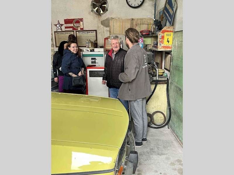 Motorističtí nadšenci pořádali na zahájení sezony v Adamově tradiční Zaklikovanou. Po přehlídce v areálu bývalých Adamovských strojíren následovala spanilá jízda Moravským krasem.