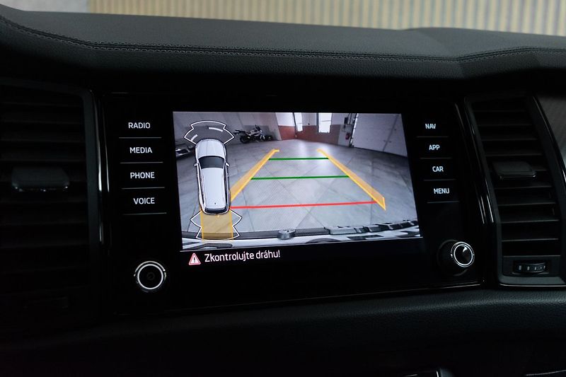 Škoda Kodiaq 2.0 TDI 4x4*SPORTLINE*TAŽNÉ*ČR - fotka 26 z 48