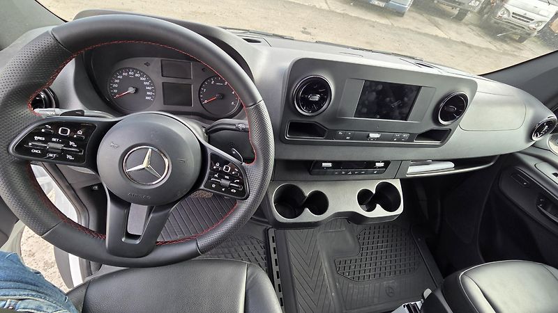 Mercedes-Benz Sprinter (2024) 4x4 V6! 3.0D 2500 Cargo  - fotka 28 z 39