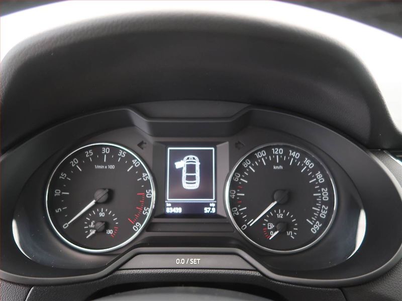 Škoda Octavia (2015) Ambition 1.6 TDI, Serv.kniha - fotka 9 z 12