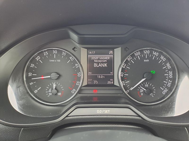 Škoda Octavia (2014) 1.6 TDi DSG PĚKNÝ STAV - fotka 19 z 33