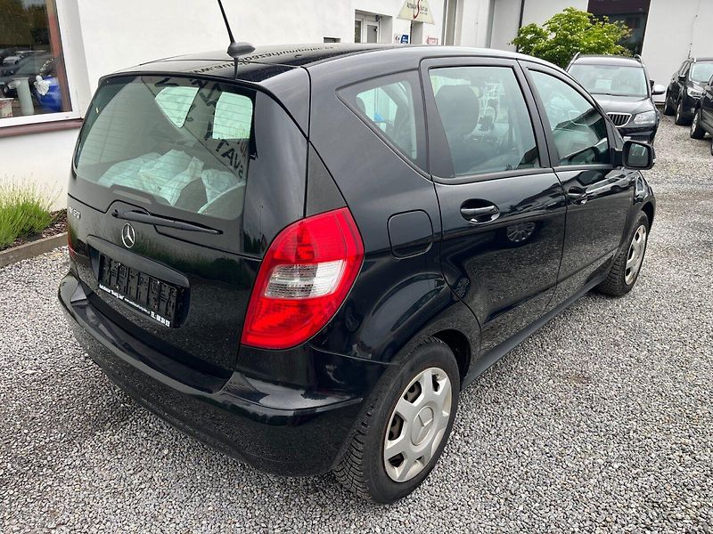 Mercedes-Benz Třídy A (2012) 1.5 i - fotka 2 z 16