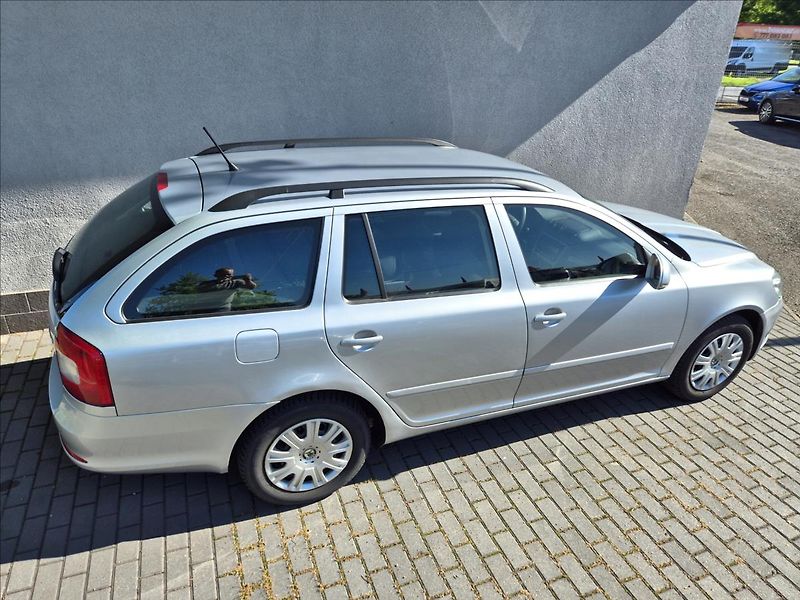 Škoda Octavia 1,4 TSI Combi Klima Výhřev ESP - fotka 7 z 28