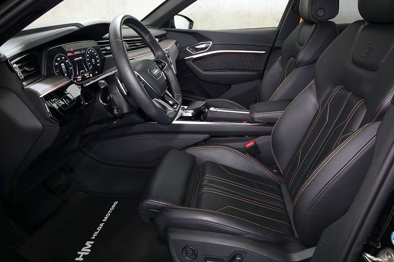 Audi e-tron 55 300kW Sline BlackEd Pano TZ - fotka 13 z 44