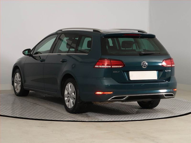 Volkswagen Golf (2017) Highline 2.0 TDI, Automat - fotka 4 z 18