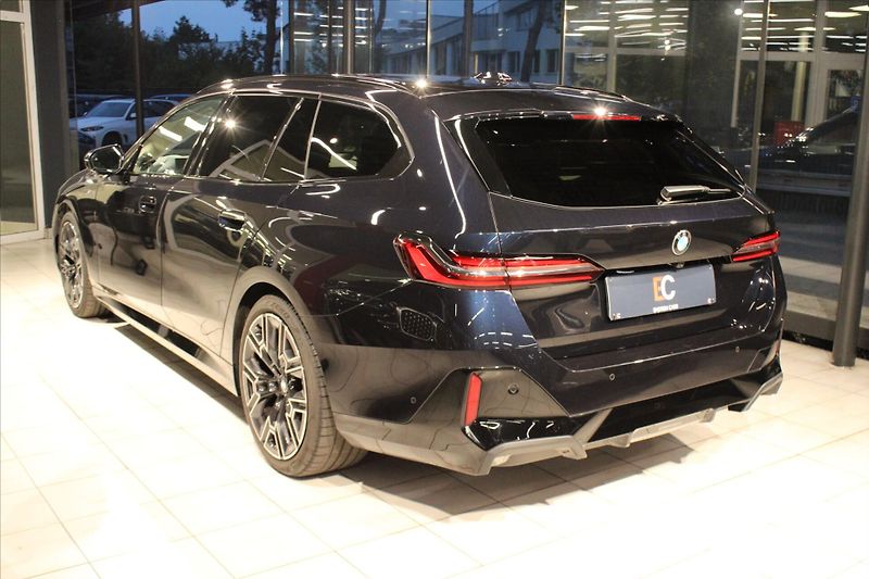 BMW Řada 5 520d xDrive M Sport Pro DAProf - fotka 3 z 13