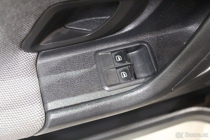 Škoda Fabia (2009) 1.2 HTP, 67 000km,servis Škoda - fotka 6 z 16
