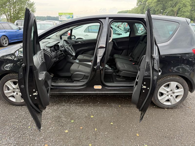 Opel Meriva 1.4iT - fotka 15 z 24