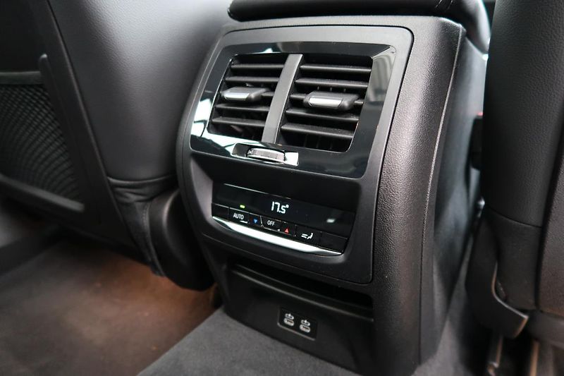 BMW X4 xDrive20d - fotka 12 z 15