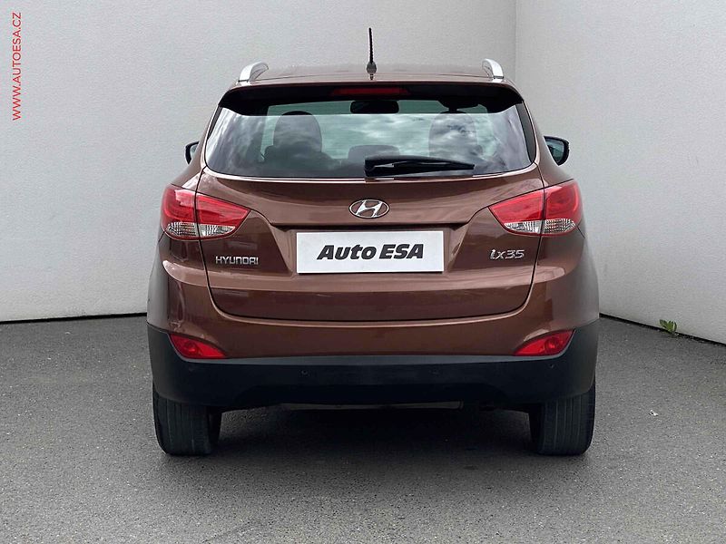 Hyundai ix35 (2013) 1.6 GDi 2WD, Comfort, +kola - fotka 5 z 15
