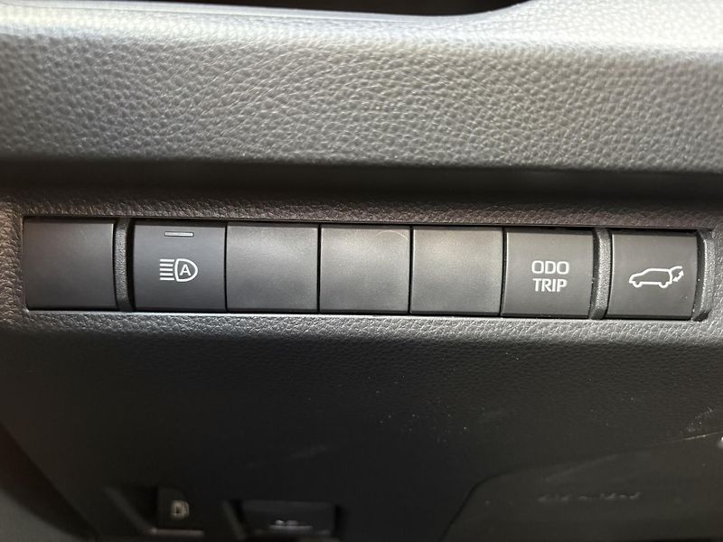 Toyota RAV4 2.5 HSD e-CVT AWD Comfort Styl - fotka 14 z 23