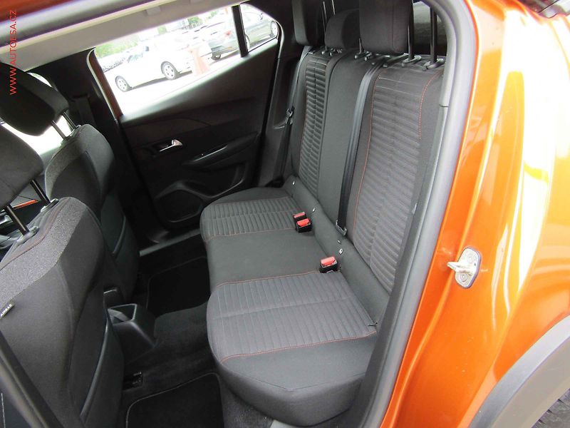 Peugeot 2008 (2020) 1.2PT, AC, servis.kniha - fotka 10 z 14