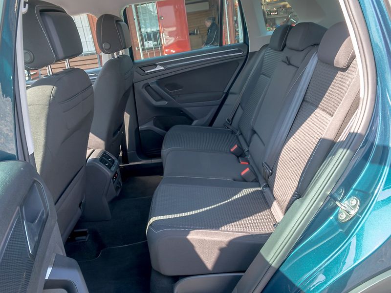 Volkswagen Tiguan (2021) 2.0TDI 110KW NAVI – LED - fotka 43 z 50