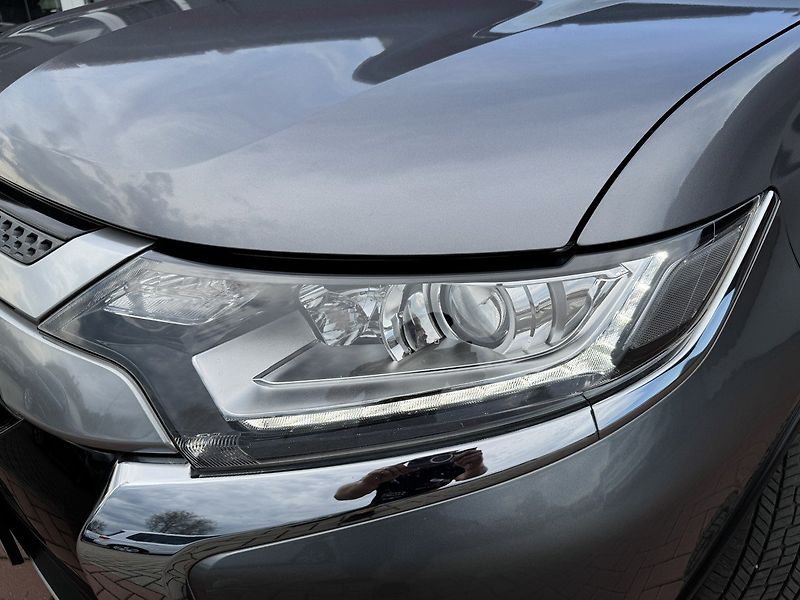 Mitsubishi Outlander (2019) 2.0i Mivec Navi Kamera - fotka 34 z 50