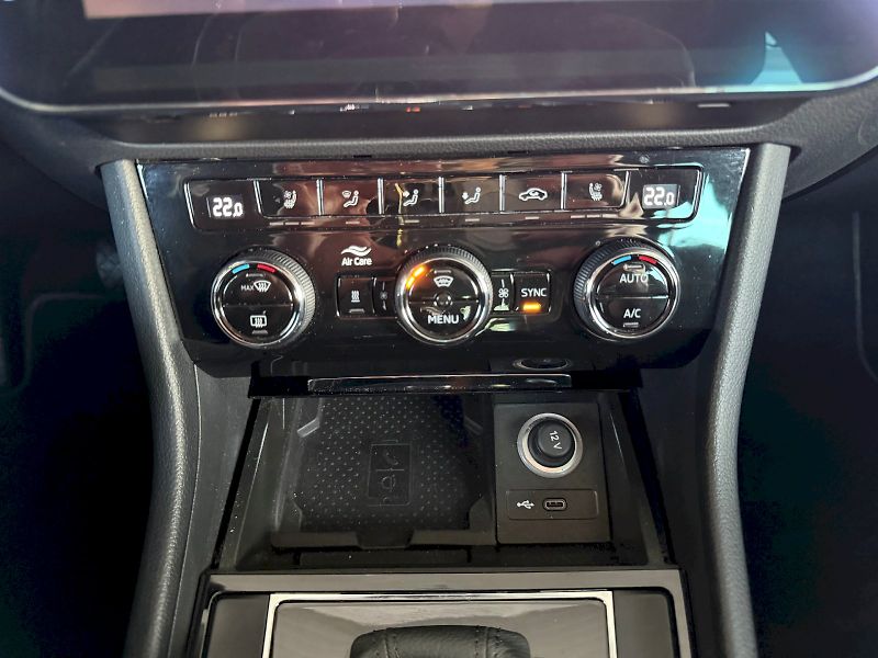 Škoda Superb (2021) Laurin & Klement 2.0 TDI / 147 - fotka 18 z 31