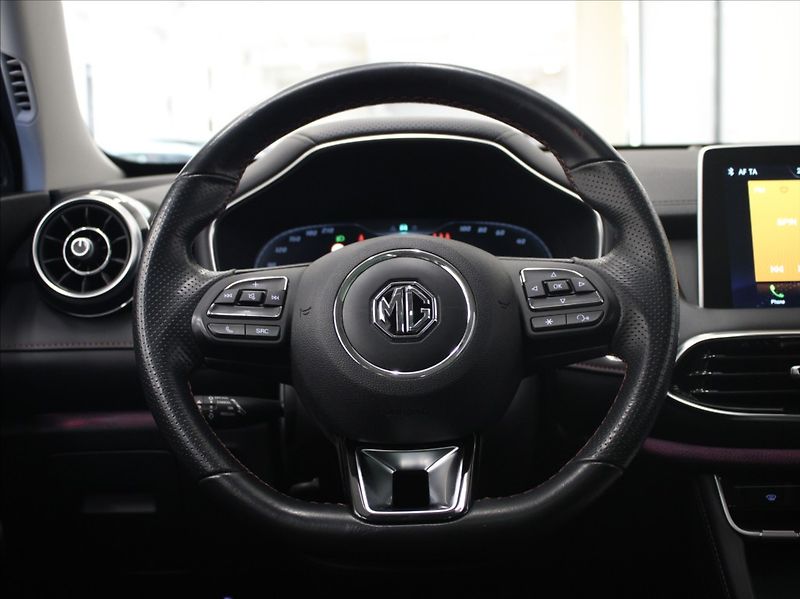 MG EHS 1,5 PHEV 190kW Exclusive PANO - fotka 9 z 28