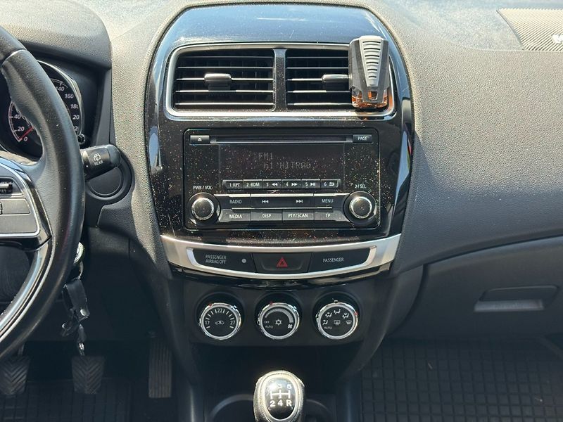 Mitsubishi ASX (2015) 1,6 MIVEC 86 KW - fotka 18 z 31