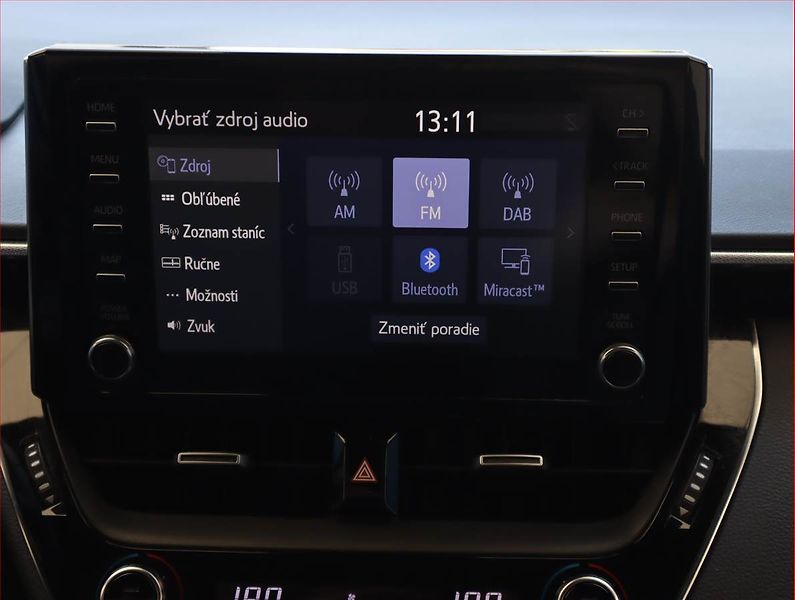 Toyota Corolla (2021) Comfort 1.8 Hybrid - fotka 18 z 22