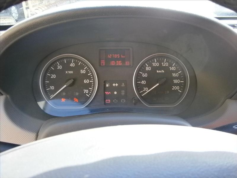 Dacia Sandero 1,2 i 55 KW - fotka 13 z 14