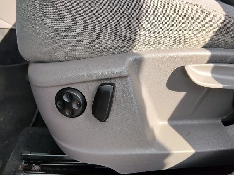 Seat Alhambra (2013) - fotka 25 z 45