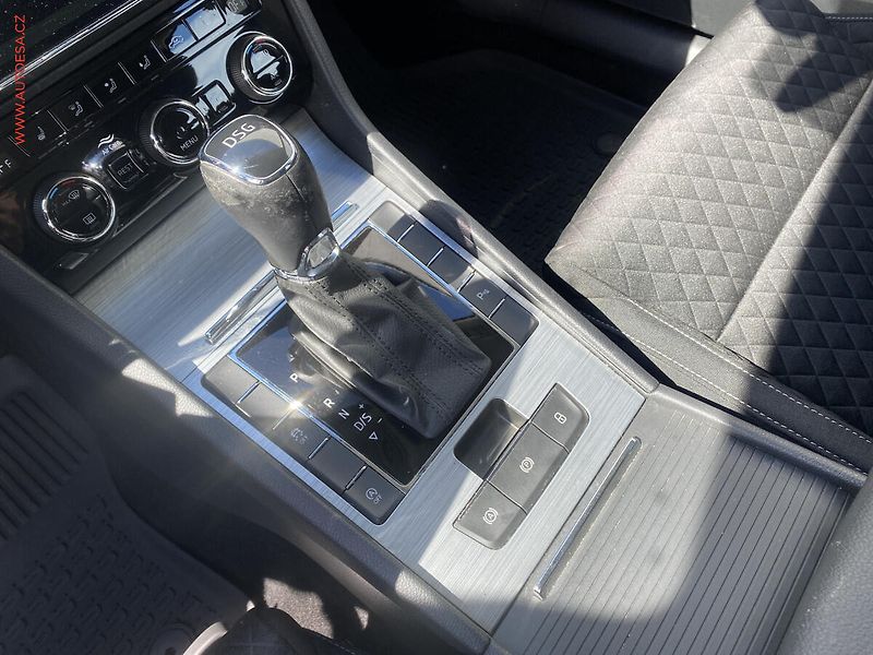 Škoda Superb (2021) 2.0 TFSi, 1.maj,ČR, Ambition - fotka 14 z 18