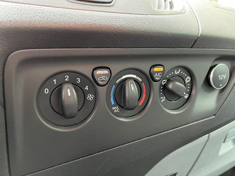 Ford Transit Custom 2.0 TDCi 96 kW RAMPA - fotka 17 z 25