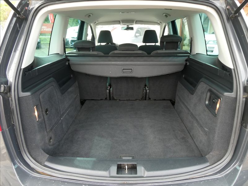 Volkswagen Sharan 1,4 TSi 110kW Comfort,po servi - fotka 22 z 44
