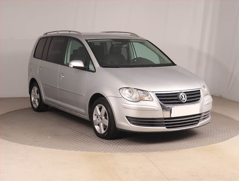 Volkswagen Touran (2007) 1.9 TDI, 7 míst, po STK, Tažné - fotka 1 z 17
