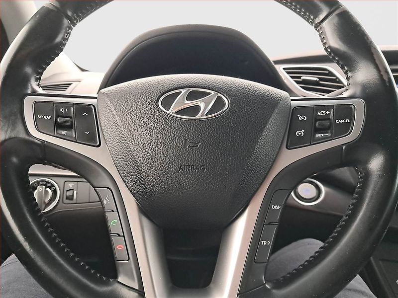 Hyundai i40 (2014) 1.7 CRDi, Automat, Serv.kniha - fotka 16 z 16