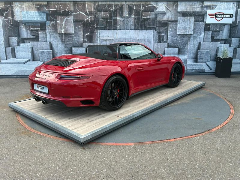 Porsche 911 (2018) CARRERA 4 GTS, 3.0, 331KW, DPH - fotka 12 z 23